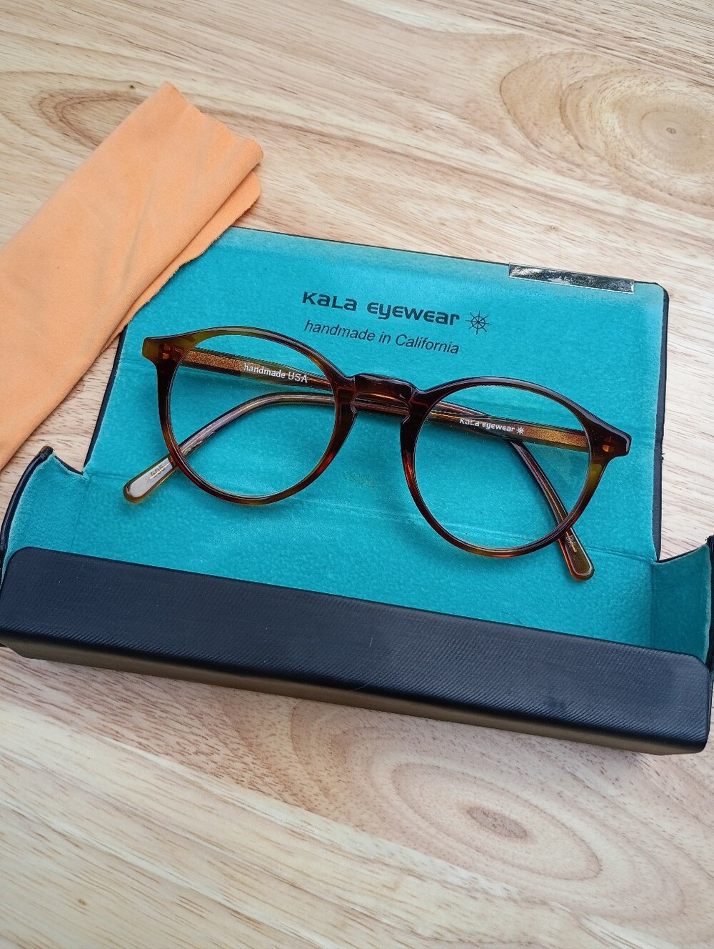 Unisex Tortoiseshell Round Frame Glasses